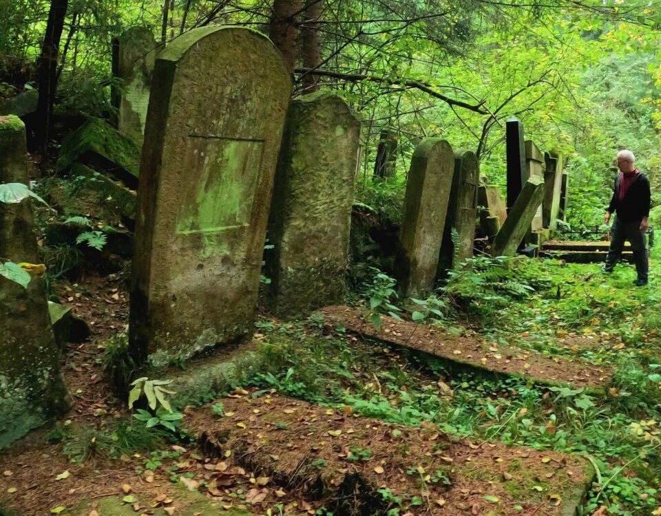 jewish cemetery vama bucovina