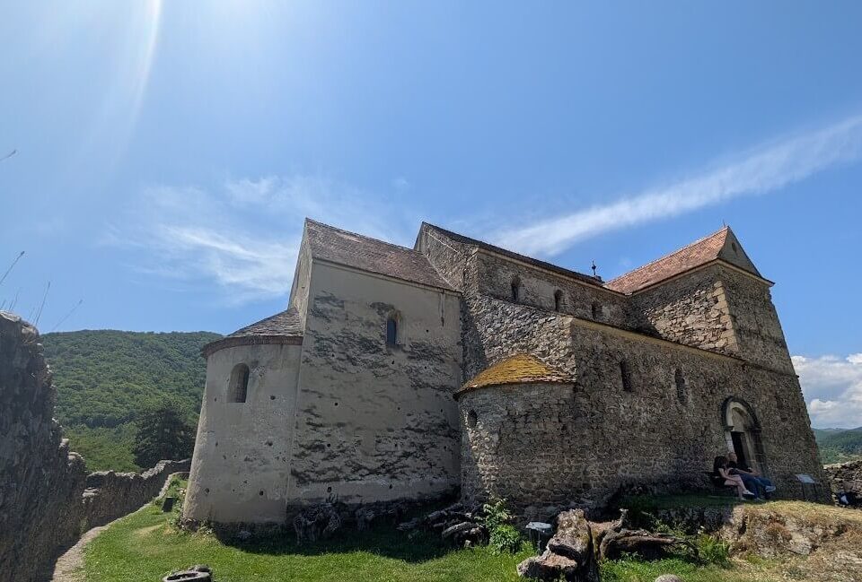 When I first visited Cisnadioara fortified church, it struck me as the perfect setting for a film set in the Middle Ages.